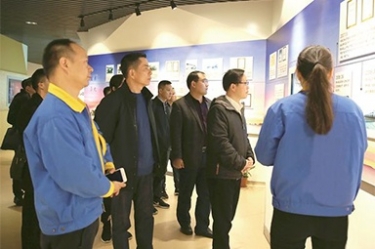 贵州省黔东南州委常委、榕江县县委书记贺代宏一行到公司参观学习考察