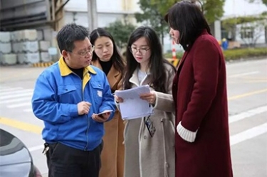 浙江省水利厅水资源管理处副调研员沈仁英携浙江日报记者等莅临银河集团(galaxy)调研采访