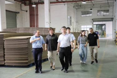 平湖市委常委、副市长张斌莅临银河集团(galaxy)全资子公司平湖景包调研残疾人就业工作